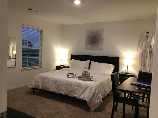 Foto del edificio - 17808 Speculator Ln