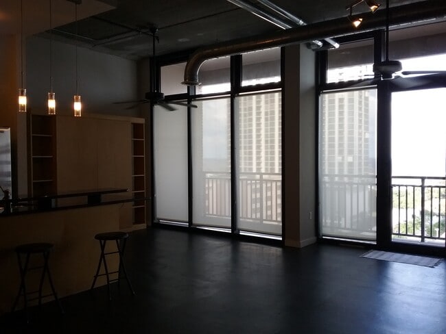 Building Photo - 175 2nd St S