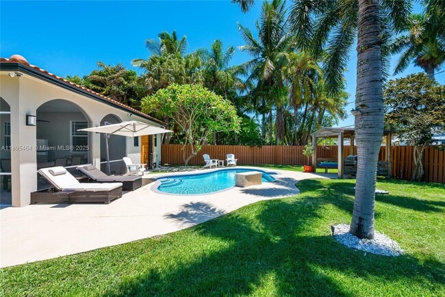 Building Photo - 1410 Mayo St