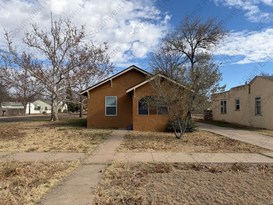 Primary Photo - 2 bedrooms 1 bath home.