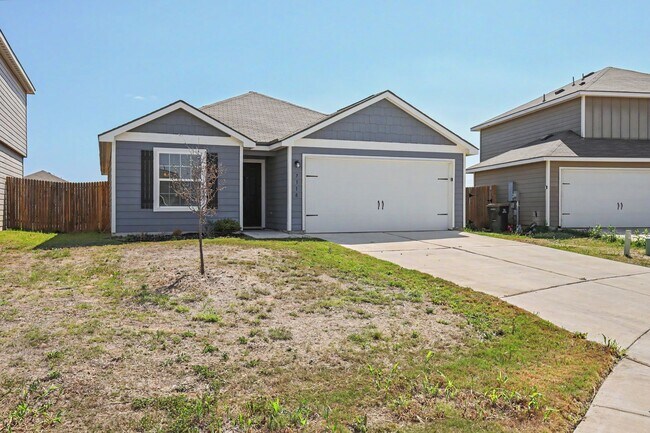 Building Photo - 3 Bed / 2 Bath in Luckey Ranch – Hardwood Floors + Fridge, W/D Included
