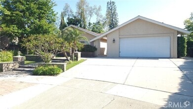 Building Photo - 1617 Sunset Ln
