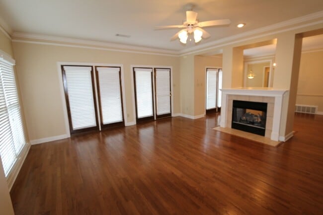 Photo - EXECUTE LIVING IN PRIVATE COMMUNITY House