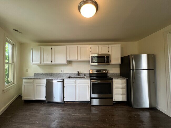 Kitchen - 629 Melvin Dr