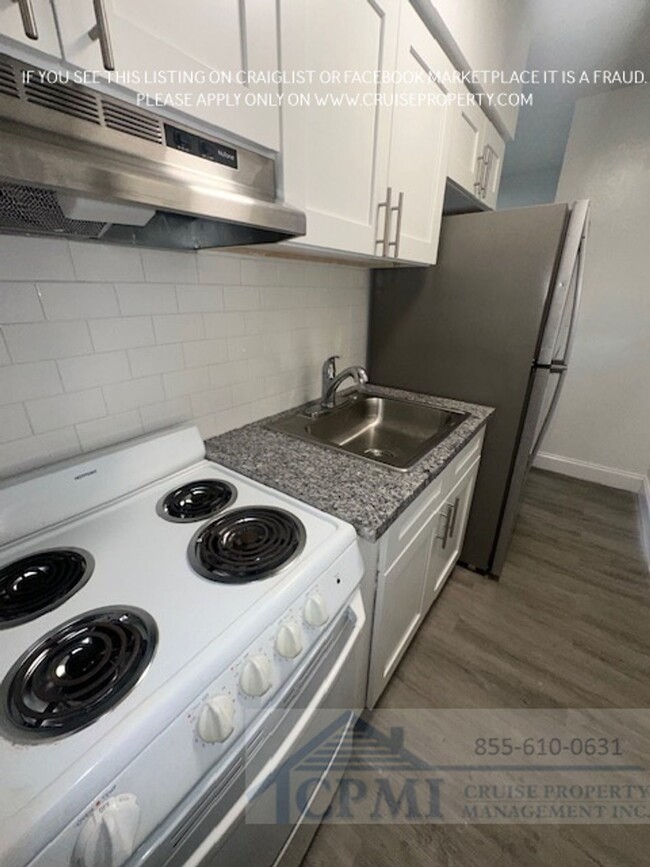 Building Photo - $995 Deposit w/ approved credit on this Gr...