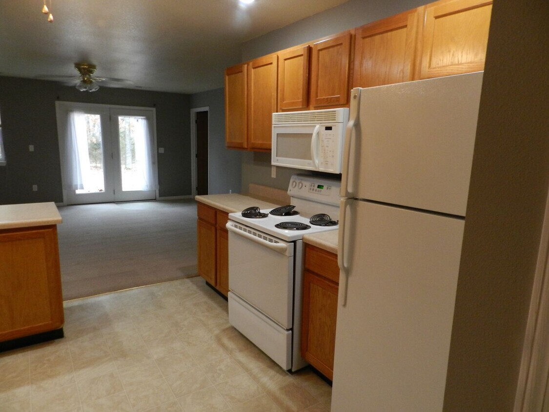 Building Photo - 22605 Hollow Oak Ln