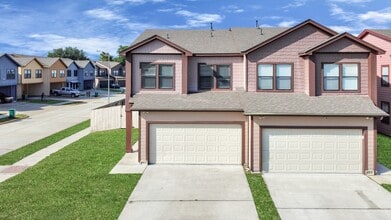 Building Photo - 4335 Oak Ridge Dr