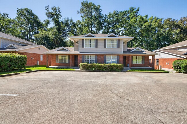 Photo - 1905 Honeysuckle Dr Apartment