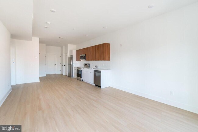 Building Photo - 4200 Lancaster Ave