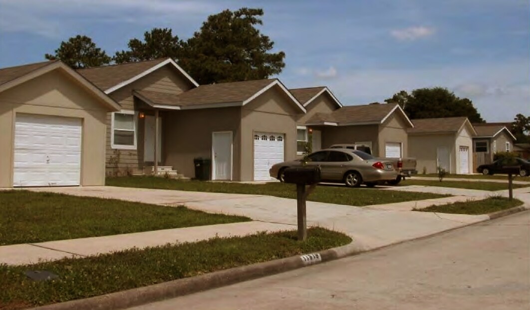 Foto principal - Catalyst Greensbrook Manor Homes