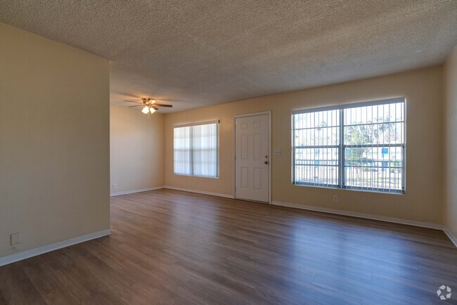 1BD,1BA - 711SF - Park Apartments