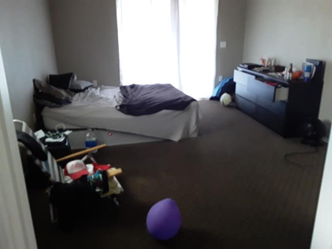 Master bedroom - 2402 E 5th St