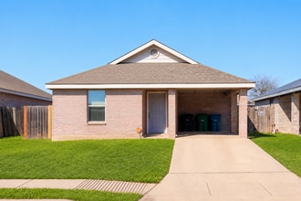 Building Photo - 9226 Emerald Port Dr