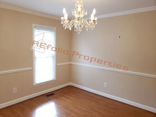 Building Photo - Beautiful 3 BD 2.5 BA 2 Car Garage Home in...