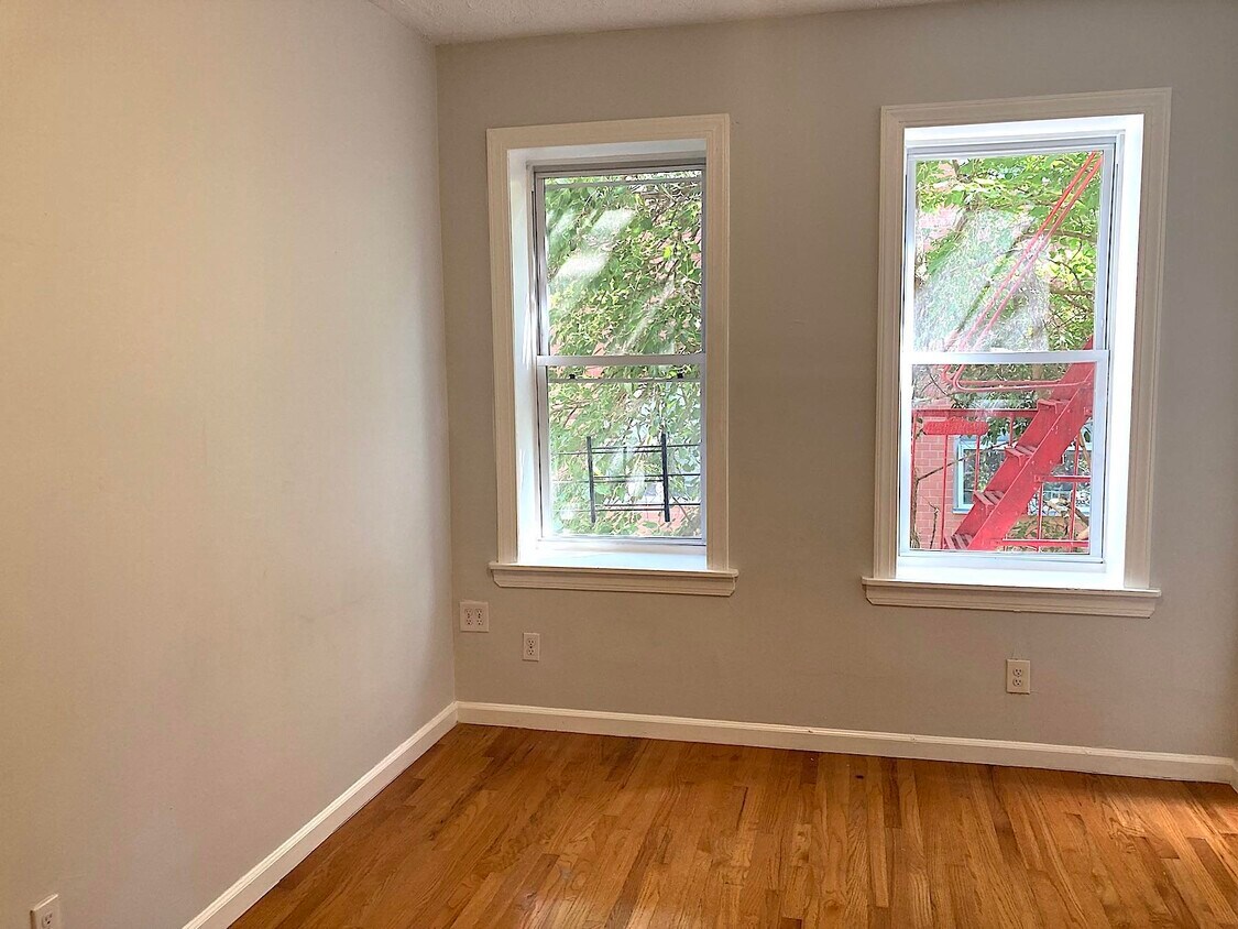 Foto principal - 5600 Hudson Ave