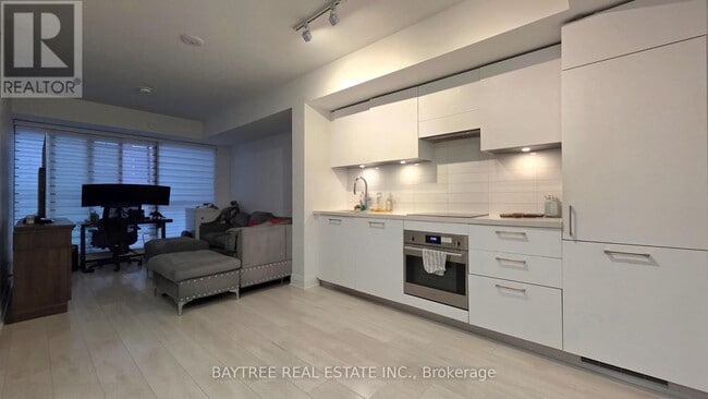 Building Photo - 33 Frederick Todd Wy