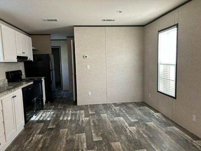 Foto del edificio - 38651 Tarr Dr