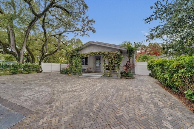 Foto del edificio - 4541 SW 26th Terrace