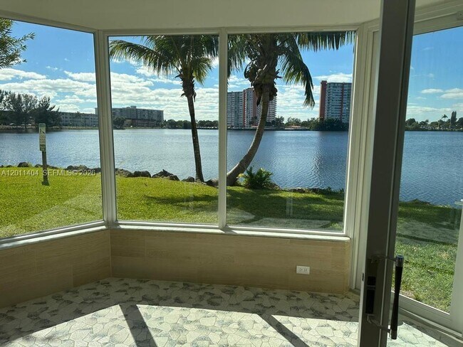 Foto del edificio - 1302 NE 191st St