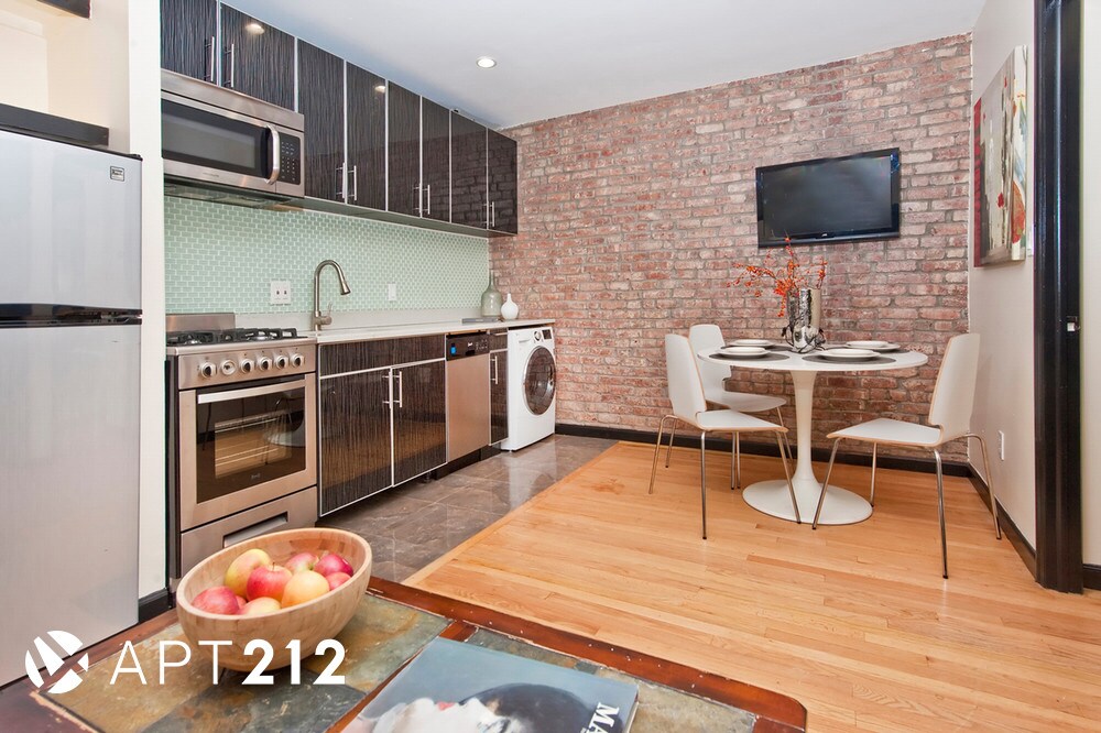 Primary Photo - 240 E 28th St