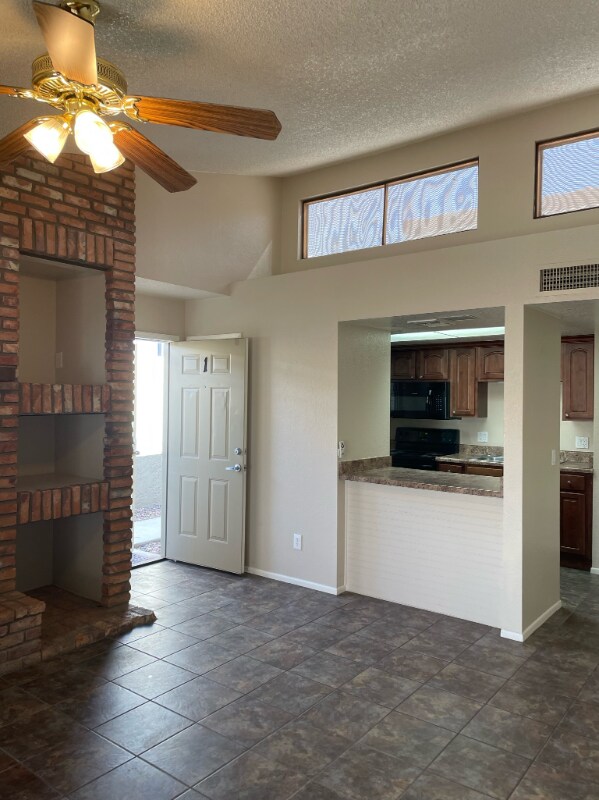 Building Photo - 9987 E La Palma Ave