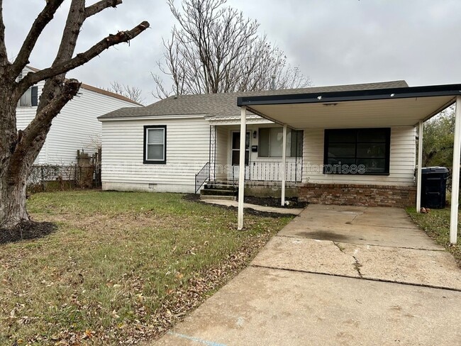 Building Photo - 3044 NW 28th St