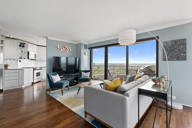 Building Photo - 2020 N Lincoln Park W