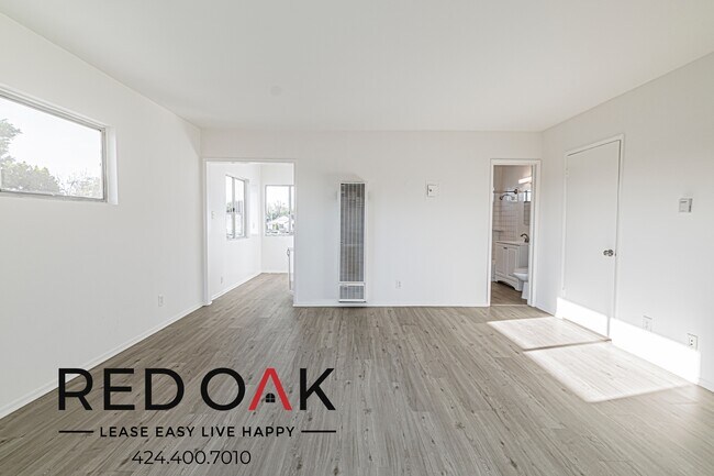 Foto del edificio - 6045 Whitsett Ave