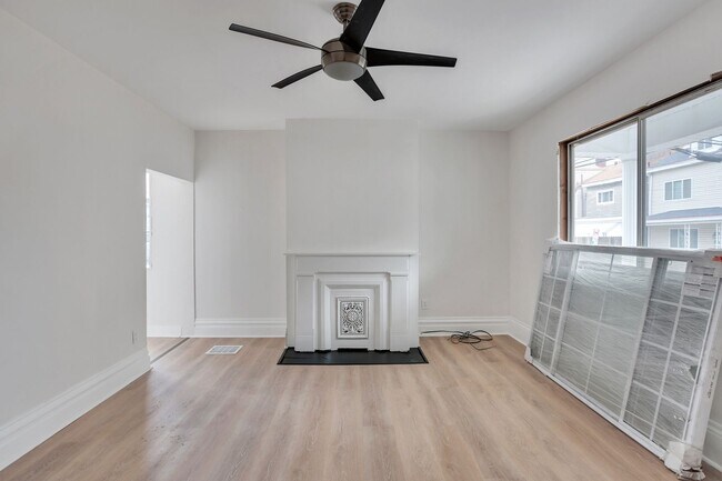 Building Photo - Beautiful 2 Bed, 1 Bath Home in Bloomfield...