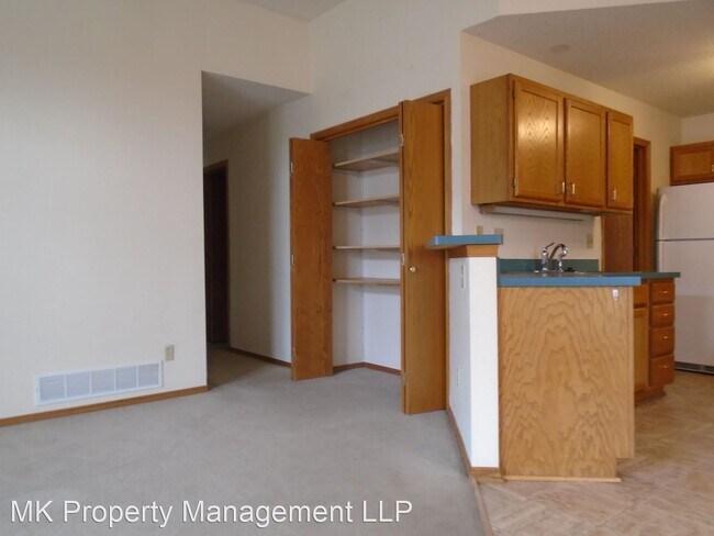 Building Photo - 3 br, 2 bath House - 506 Butterfield