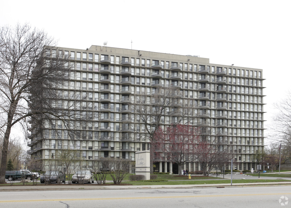 Primary Photo - Lilac Ledge Apartments