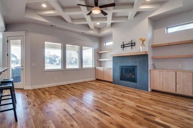 Foto del edificio - Amazing- Transitional Style Home with Custom Finishes w/ Community Pool- Gated- Edmond Schools