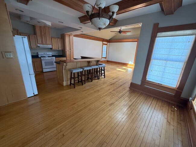 Foto del edificio - Rare Find in Brewer’s Hill – Bright, Chara...