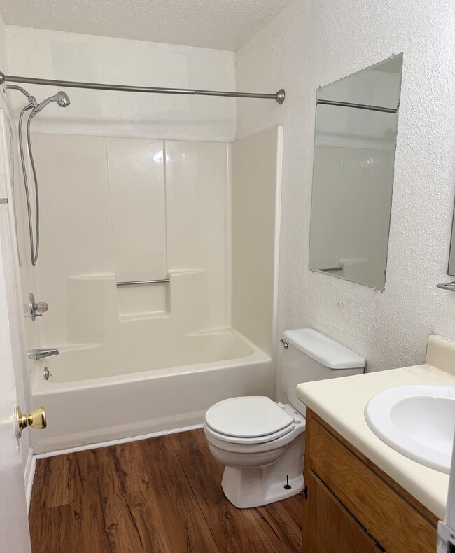 Building Photo - 15 Ferguson Dr