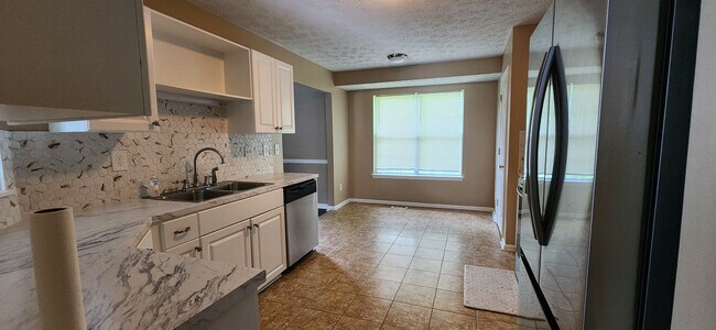 Foto del edificio - Room in House on Valley Green Rd