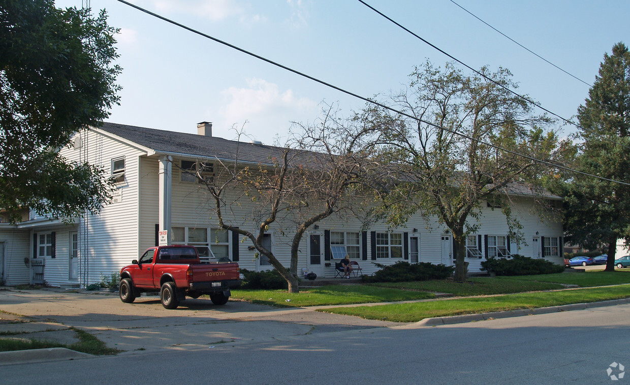 Primary Photo - Greenbriar Apartments