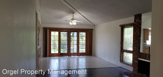 Building Photo - 3 br, 2 bath House - 10079 Canyonside Court