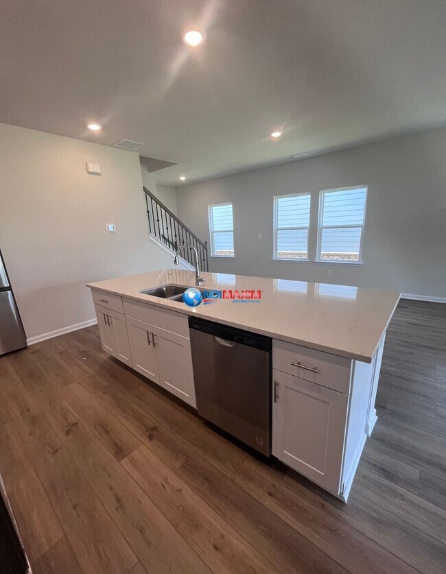 Foto del edificio - 4-bedroom house in gated community in Lawrenceville