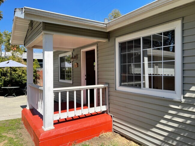 Building Photo - 3327 Atwater Ave