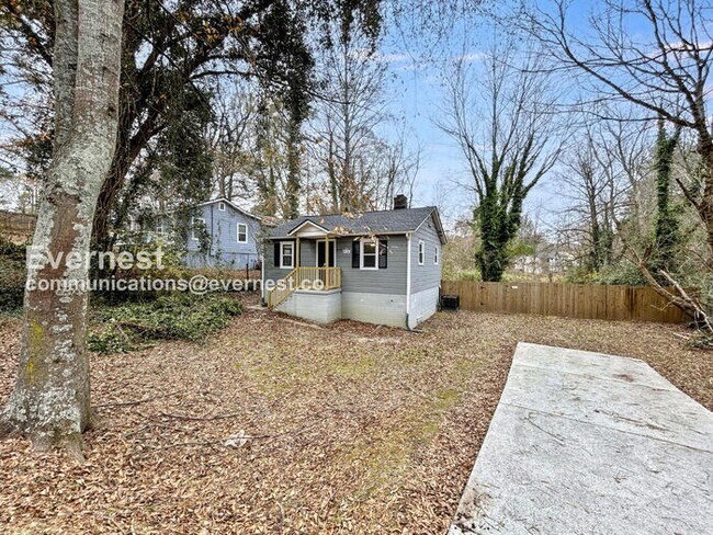 Foto del edificio - 2175 Pansy St NW