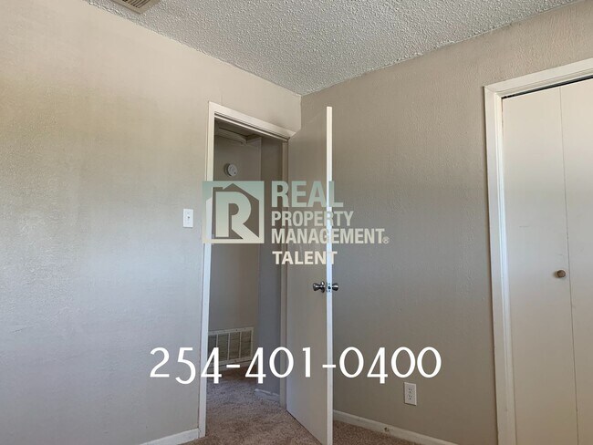 Foto del edificio - 2214 Saulsbury Dr
