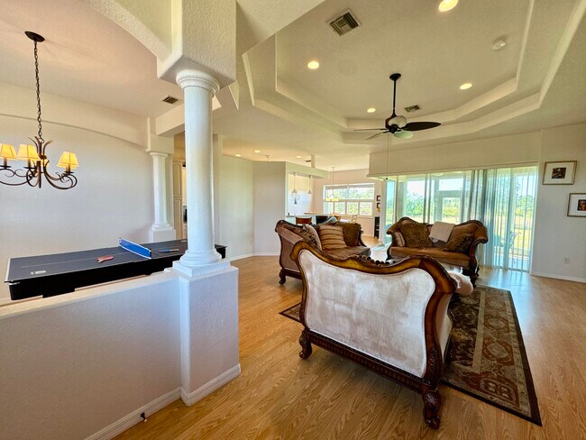Foto del edificio - 4950 Cypress Grove Cir