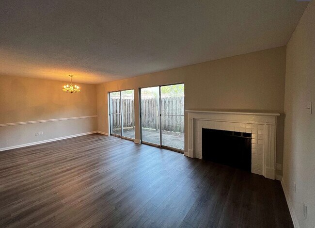 Foto del edificio - 6701 Dickens Ferry Rd