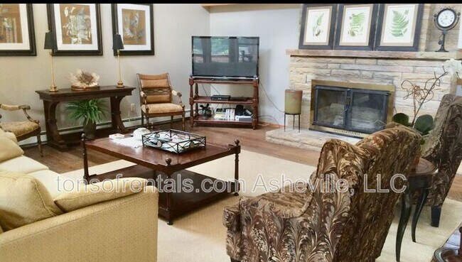 Foto del edificio - 4 Coma Lk Ln