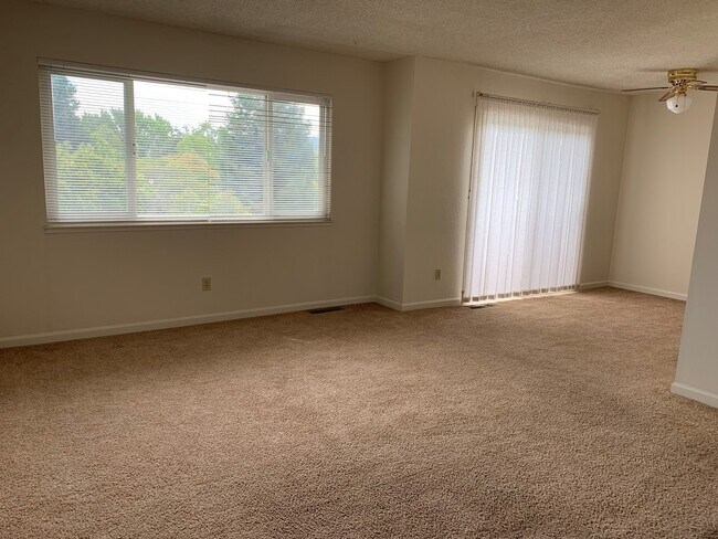 Photo - Spacious 2 bed/1.5 bath condo in Martinez