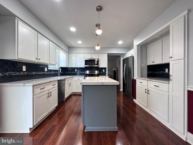 Building Photo - 25 Annamarie Dr