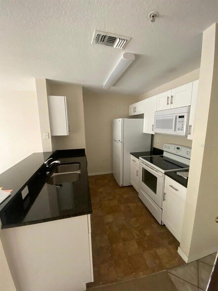 Foto del edificio - 5479 Vineland Rd
