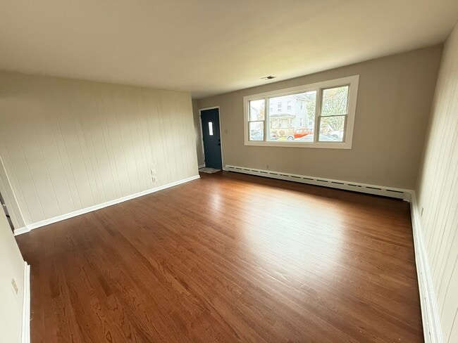 Building Photo - 607 1st Ave