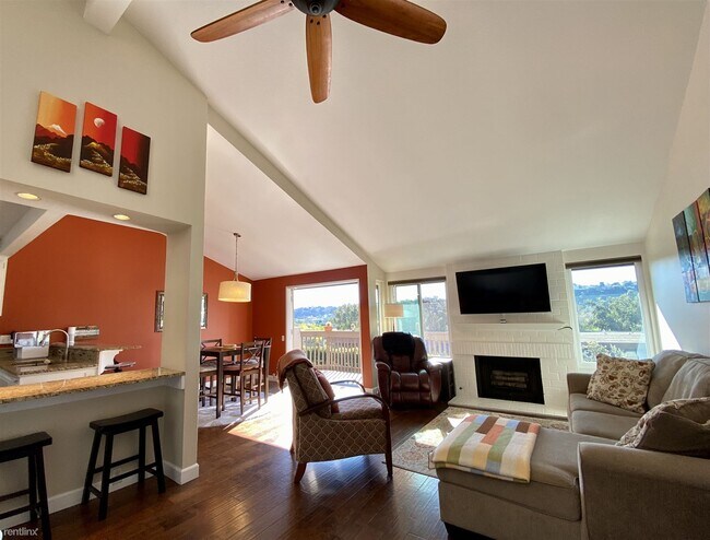 Foto del edificio - 2 br, 2.5 bath Townhome - 5967 Gaines Street