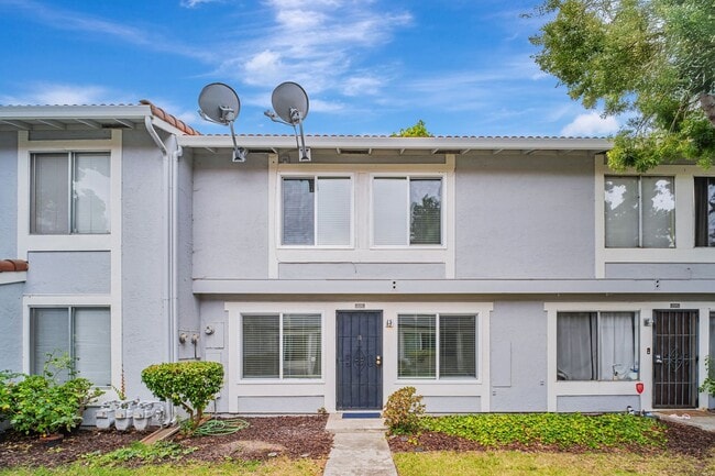 Building Photo - 2-story condo featuring 2 bedrooms and 1.5...